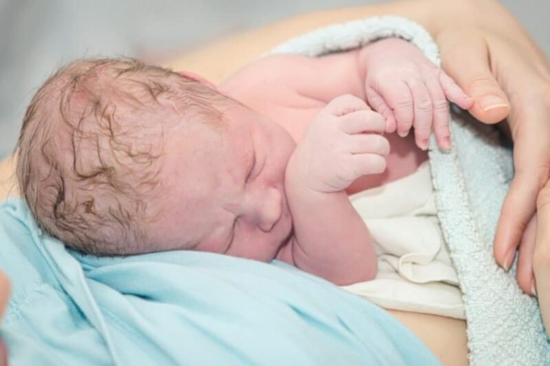 👶 Ő Magyarország első kisbabája 2026-ban! 🎉 28 éves édesanyja boldogan mutatta be Blankát ❤️❤️ 🙏 Aki gratulál, Isten adja meg neki, ami hiányzik az életéből! 📄 Cikk a hozzászólásoknál olvasható 👇