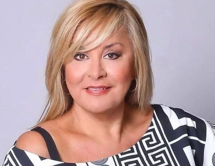 🎉 60 éves lett Szulák Andrea! Fürdőruhás képeken mutatja meg, még mindig milyen fantasztikus az alakja! 😍✨ 📌 Cikk a hozzászólásoknál olvasható!