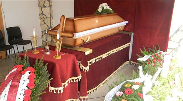 💸 Ma már luxus meghalni… Nézzék, mennyibe kerül egy sima, egyszerű koporsós temetés októberben 😮⚰️