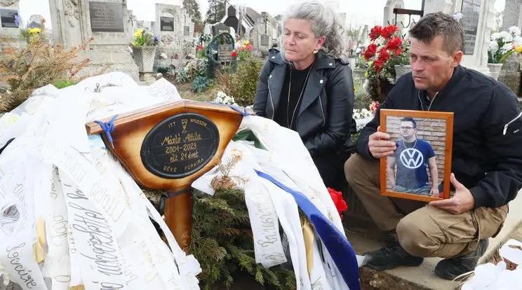 😱💥 19 éves milliárdos fiatal balesetet okozott luxus Mercedesével – Attila életét vesztette… Most a történet új fordulatot vett 😳👇 Részletek a hozzászólásoknál! 💬