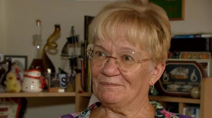 ⚠️ Ezt a címet FB könnyen blokkolhatja, mert túl direkt módon sugall veszélyeztetést, szegénységet, és személyes adatot említ. Érdemes biztonságos, figyelemfelkeltő és általános verziót készíteni:  💔 Megdöbbentő helyzet a nyugdíjasok körében 😢 Sokan – akár 70 éves kor felett is – kénytelenek újra dolgozni, mert a nyugdíj nem fedezi a mindennapi kiadásokat.  💡 Mekkora összegből kell gazdálkodniuk, és milyen lehetőségeik vannak? A részletek sokakat érintenek…  👇 A teljes történet és tippek a kommentek között!