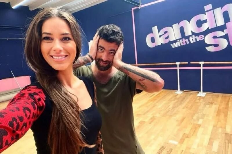 „Szerelem a nyilvánosság előtt: Krausz Gábor és Mikes Anna megható utcai pillanata mindenkit meghatott”