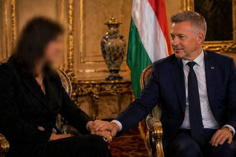 Diplomáciai találkozó a köztársasági elnöki palotában: magyar és nemzetközi kapcsolatok kerültek középpontba